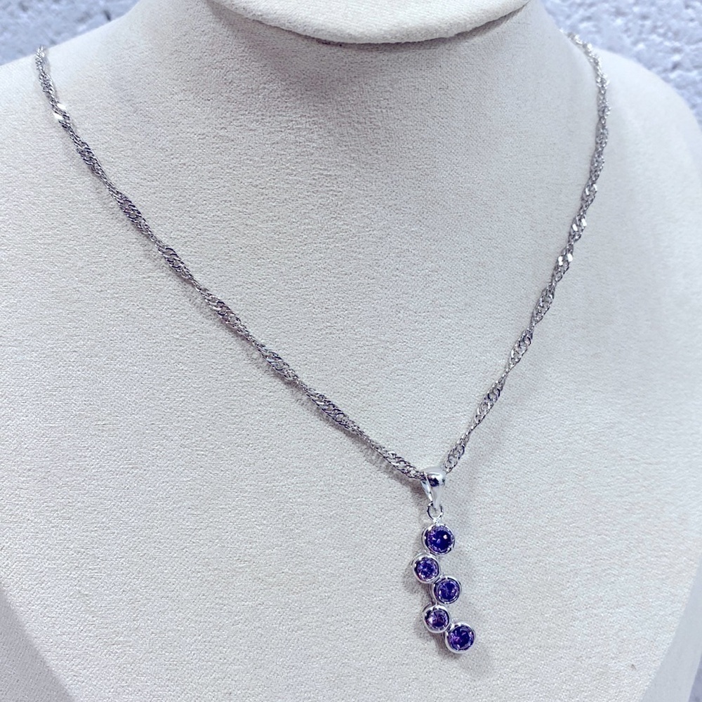 NWOT 1” gold plated pendant with purple stones and custom 18” necklace​​…​​​